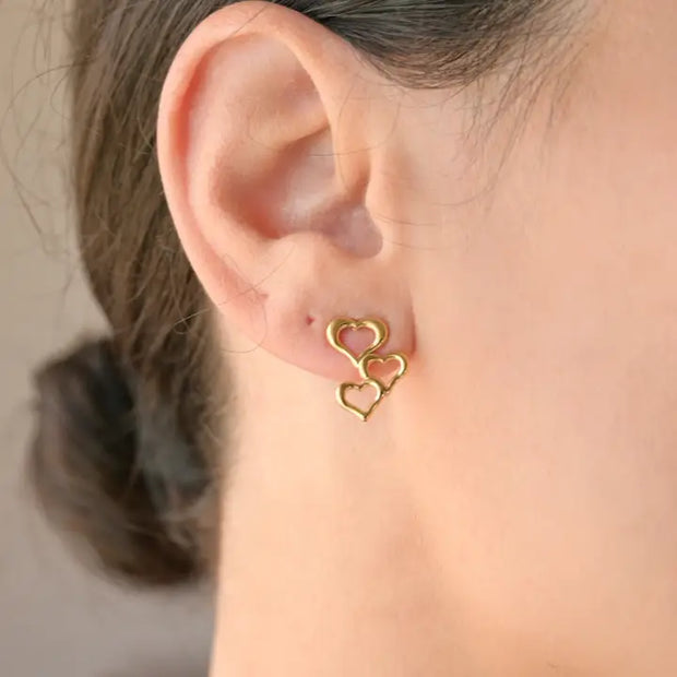 NB TRIPLE HEART EARRINGS GOLD PLATED