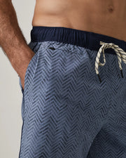 7 diamond Printed Core Active 8" Short